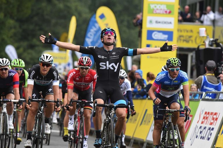Elia Viviani wins Tour of Britain stage three as Petr Vakoc crashes out ...