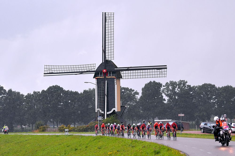 The peloton racing stage 4 Boels Ladies Tour