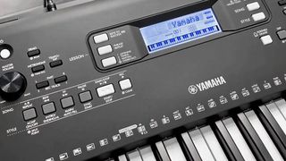 Yamaha PSR-E373 keyboard