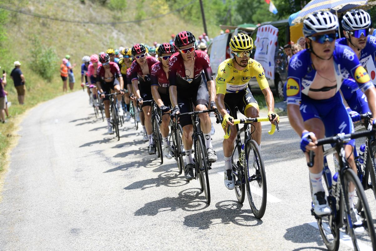 Alaphilippe ahead of Team Ineos on stage 15