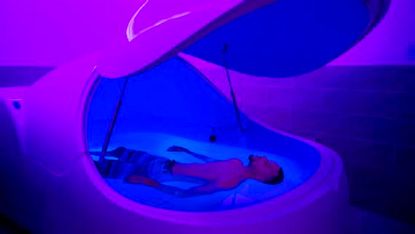 Steph Curry floats in a sensory deprivation pod