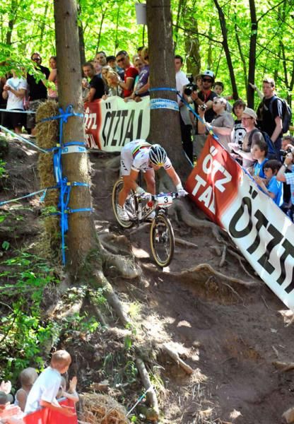 Nino Schurter battled Absalon for the first three quarters of the race.