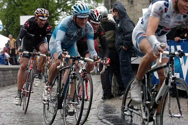 Davide Rebellin (Gerolsteiner) with Jens Voigt on his wheel