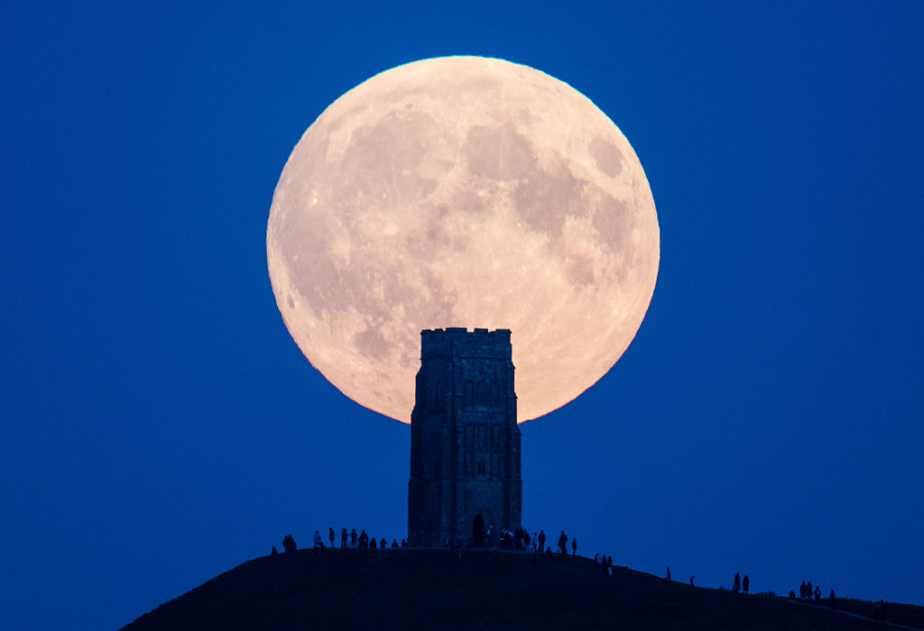 It's Just a Phase: The Supermoon Won't Drive You Mad | Live Science