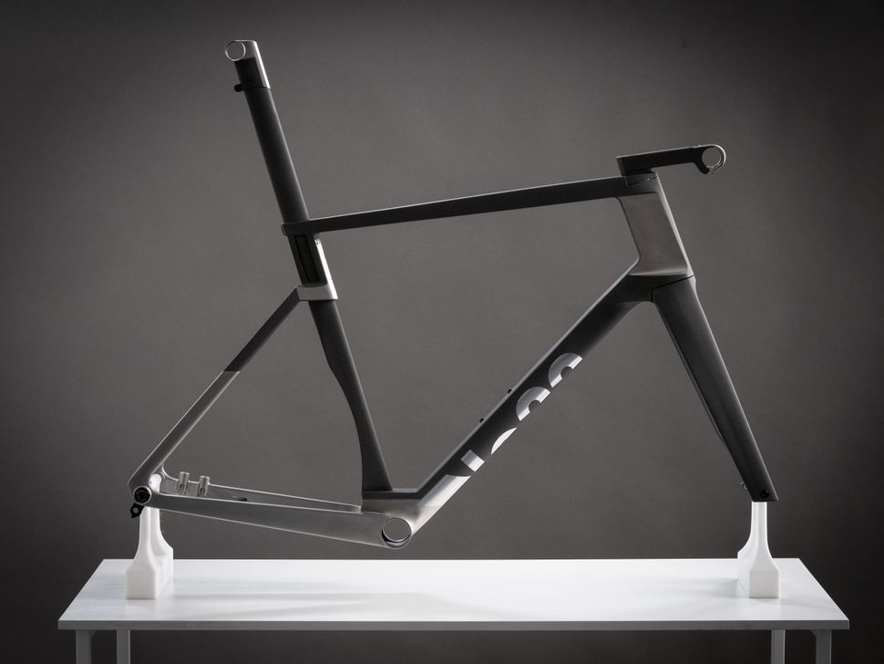 No.22 releases stunning 3D-printed titanium aero bike | Cyclingnews