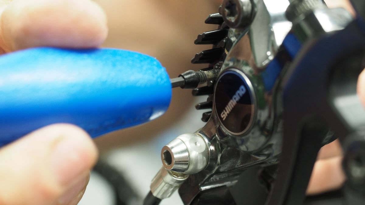 How to replace brake pads