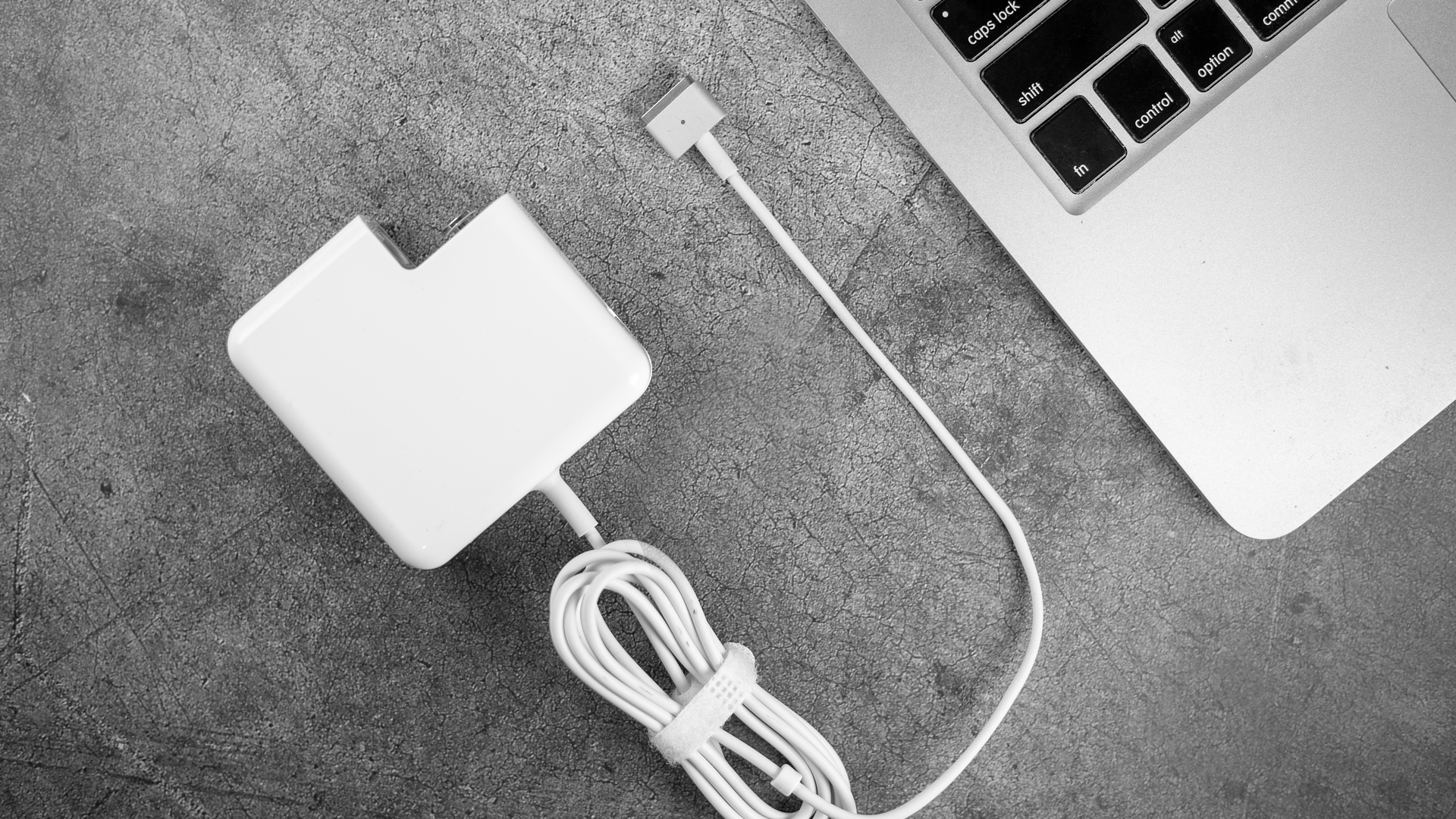 MacBook MagSafe 2 charger