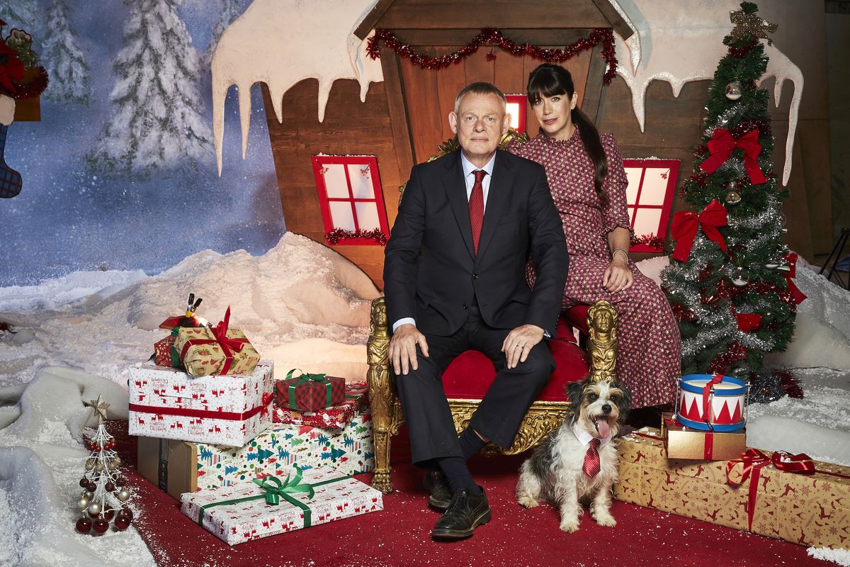 Doc Martin and Louisa in Santa&#039;s grotto before the trouble hits! 