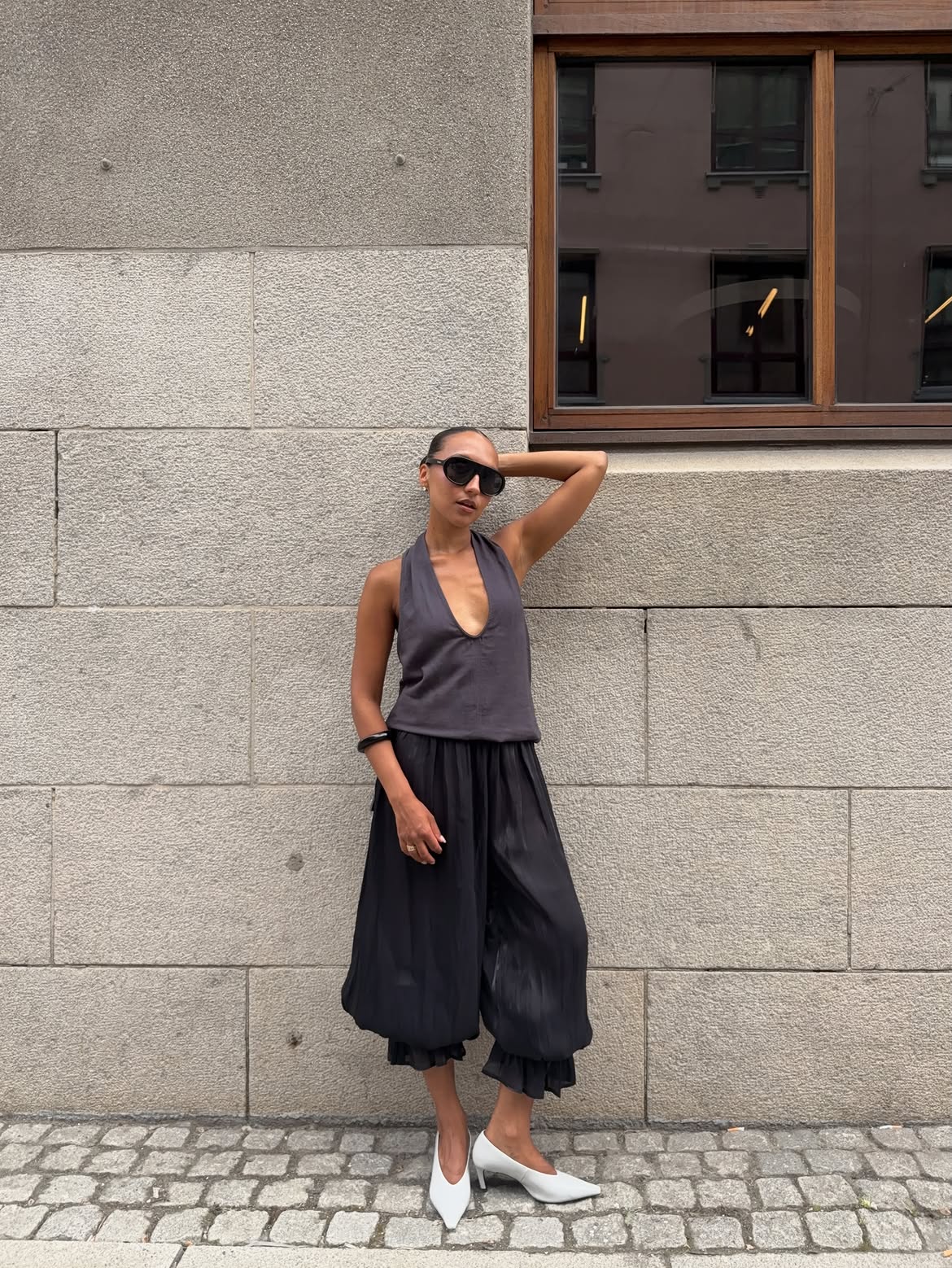 @thealiceedit wearing bloomer pants.