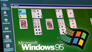 Windows 95 virtual machine running Solitaire