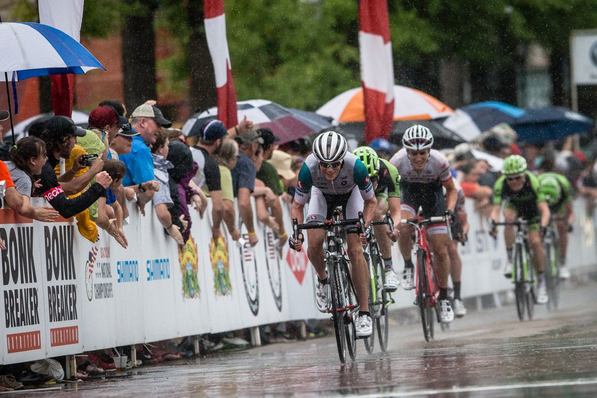 Chris Horner (Airgas) leads the chase group through the finish.
