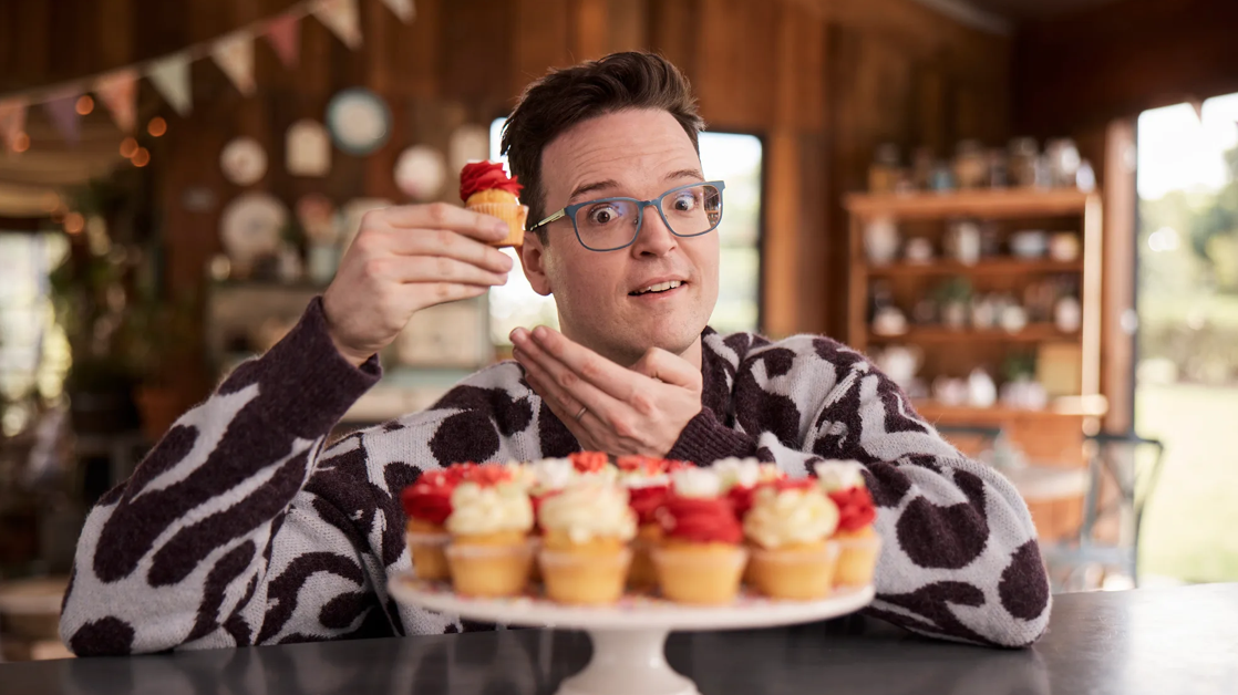 Comedian Tom Walker is the new host joining Natalie Tran for season 9 of "The Great Australian Bake Off"