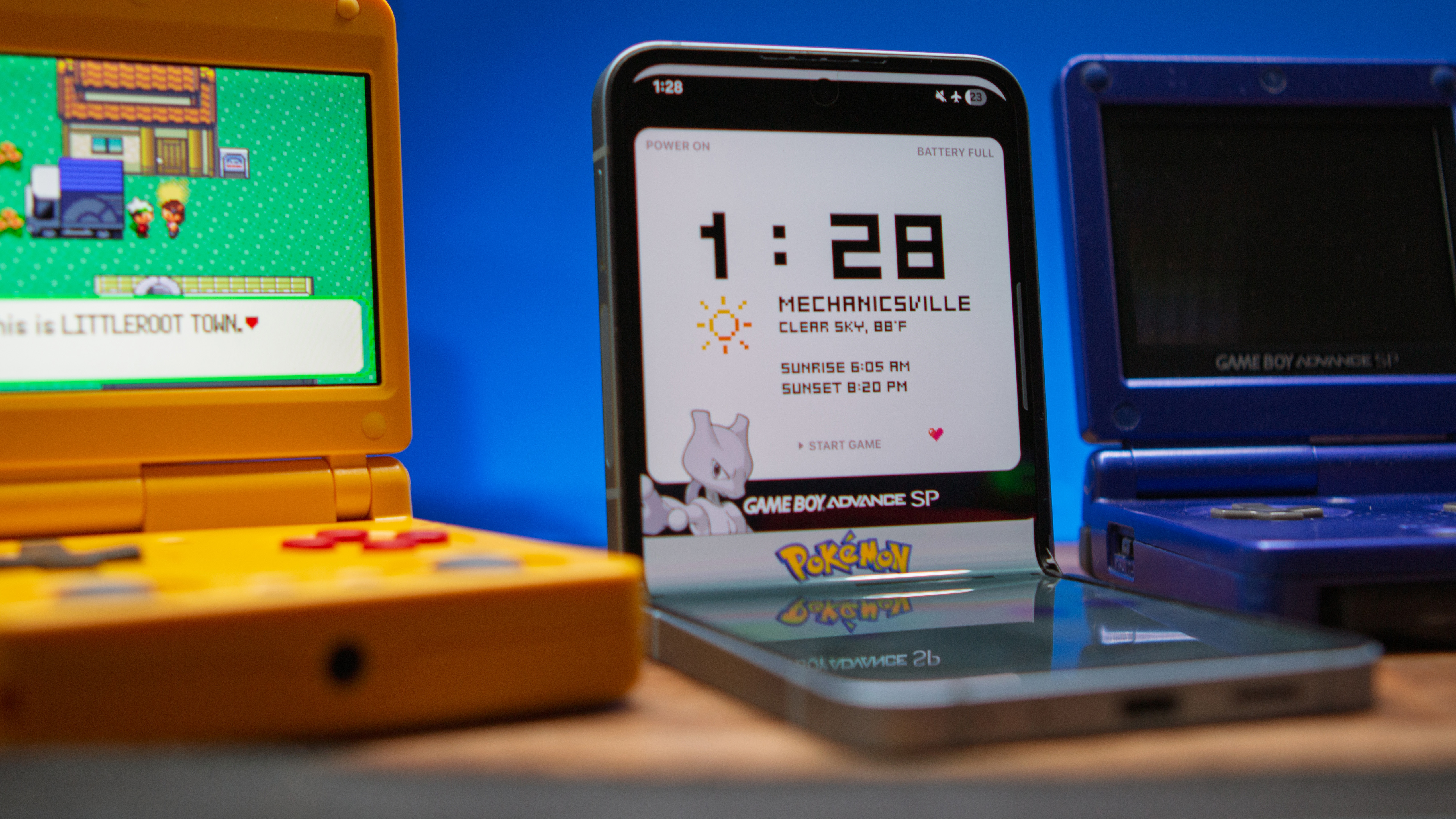 Galaxy Z Flip 6 with RG34XXSP and Game Boy Advance SP