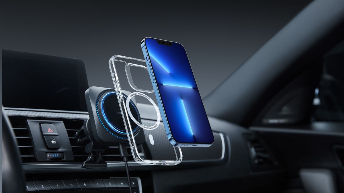 The ESR HaloLock Car Charger