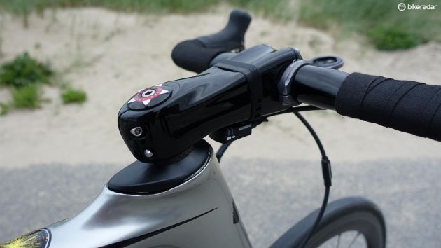 Kittel, like others in the peloton, love Zipp's Sprint SL stem, here in a 12cm. Team mechanics though have blacked out logos as Zipp is not a sponsor. Seen here is also a new headset cap for the Venge that Specialized is producing for riders not using the integrated ViAS bar/stem