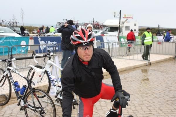 Levi Leipheimer (Team RadioShack) gets ready for a long day at the office.