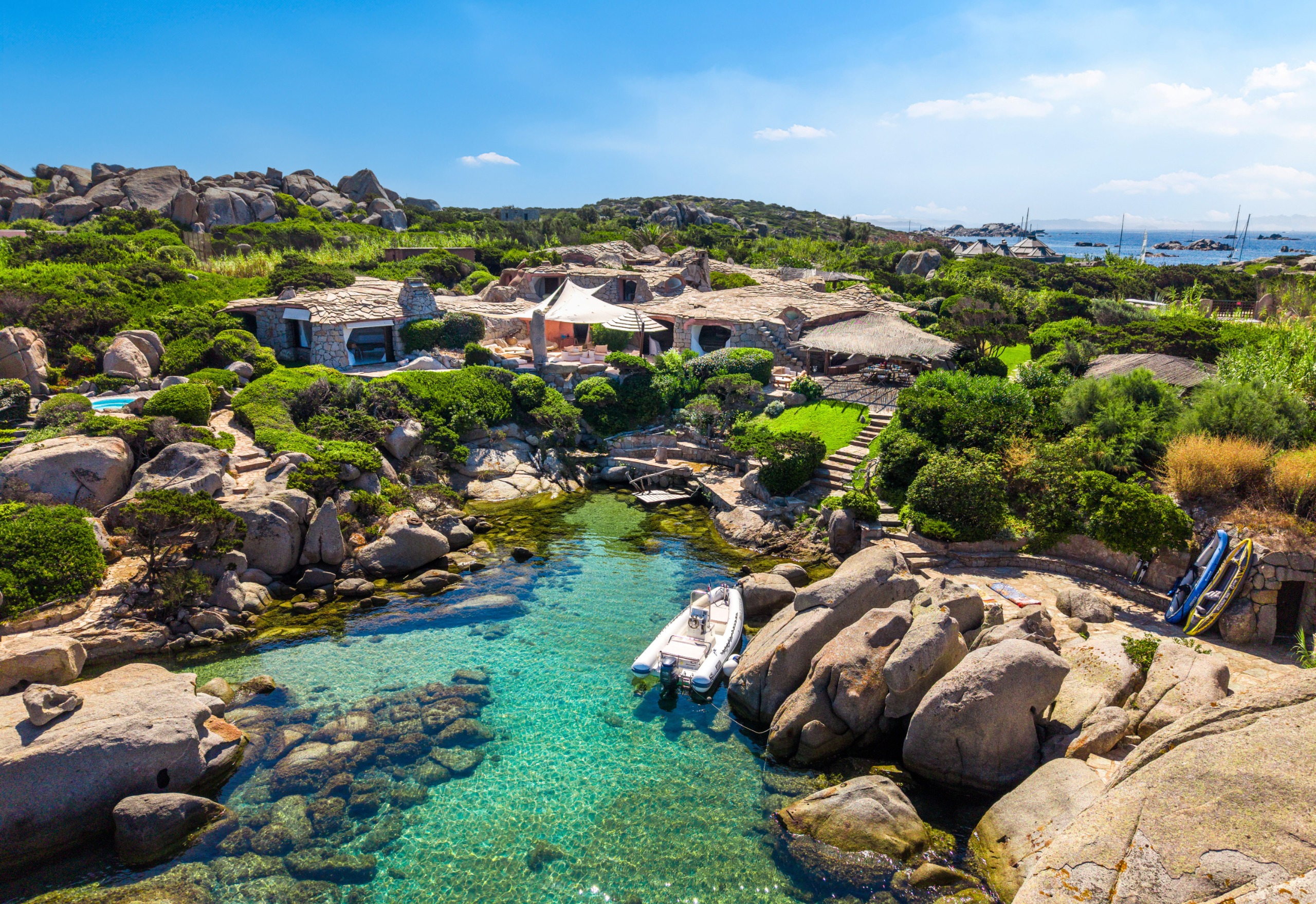 Villa Pieds Dans L'Eau, Cavallo by Savin Cou&amp;euml;lle