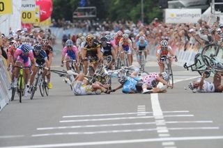 Cavendish crashes, Tour de Suisse 2010, stage 4