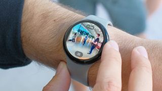 A user shows the Pixel Watch 3&#039;s live feed from a Nest camera