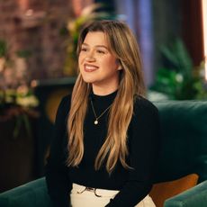 Kelly Clarkson on the set of her talk show