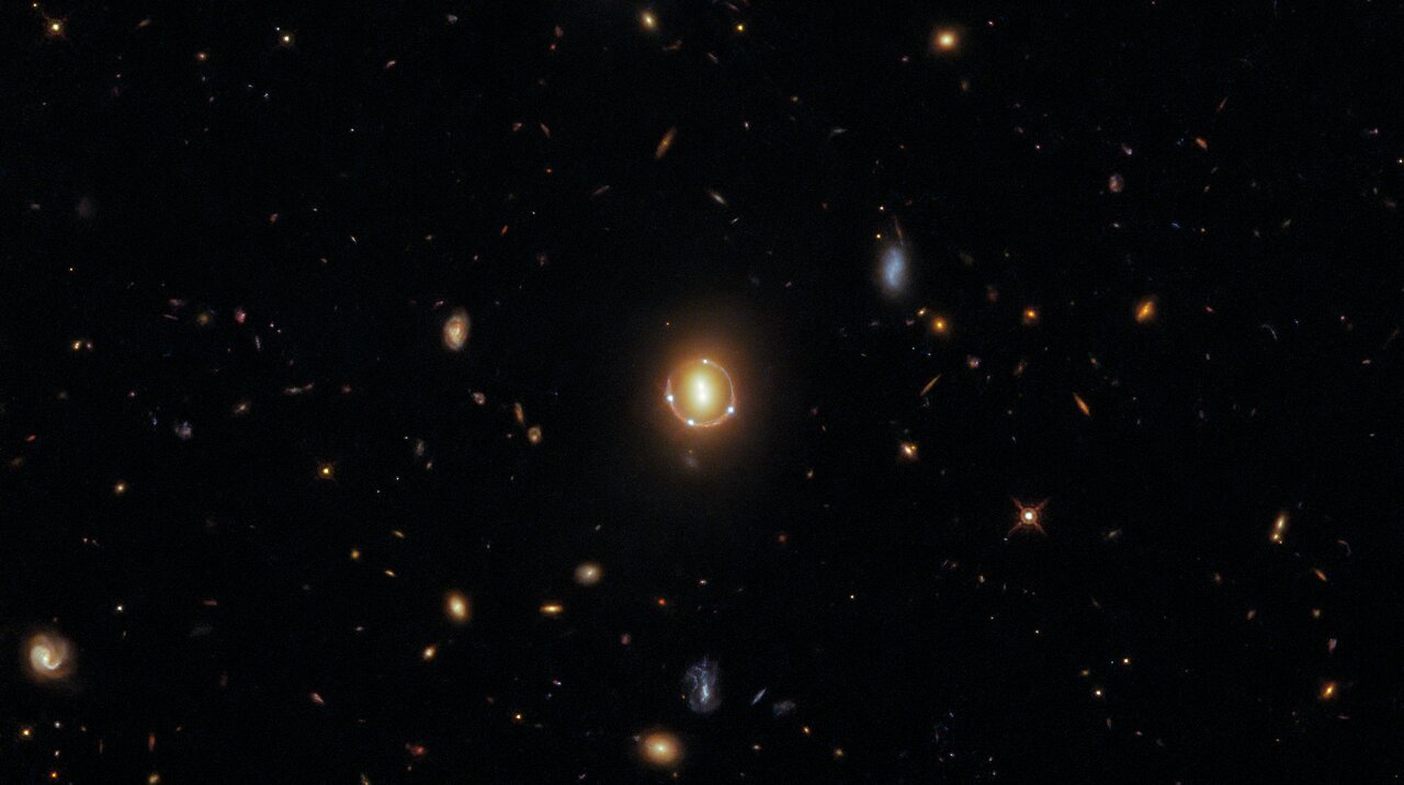 Einstein ring