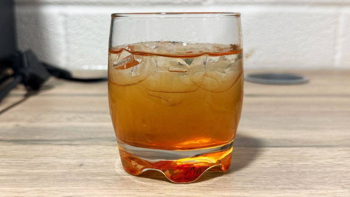a cocktail made on the bartesian premium cocktail machine
