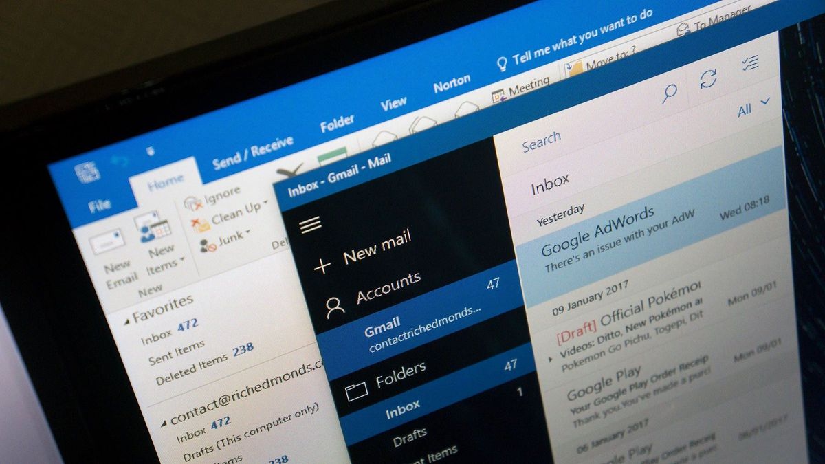 Classic Outlook and Mail &amp; Calendar app on Windows 11