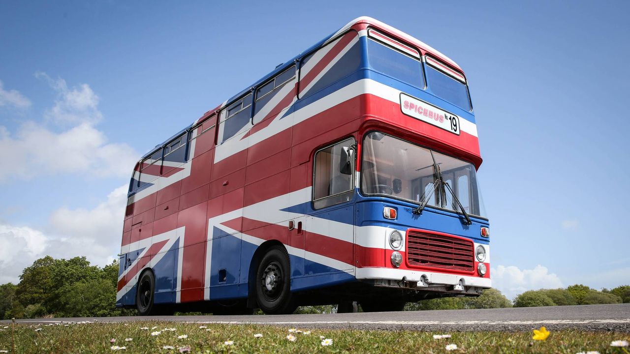 spice girls tour bus