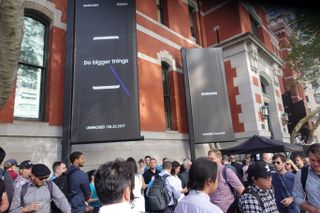 Here's what the queue looks like for the Samsung Galaxy Note 8 launch.