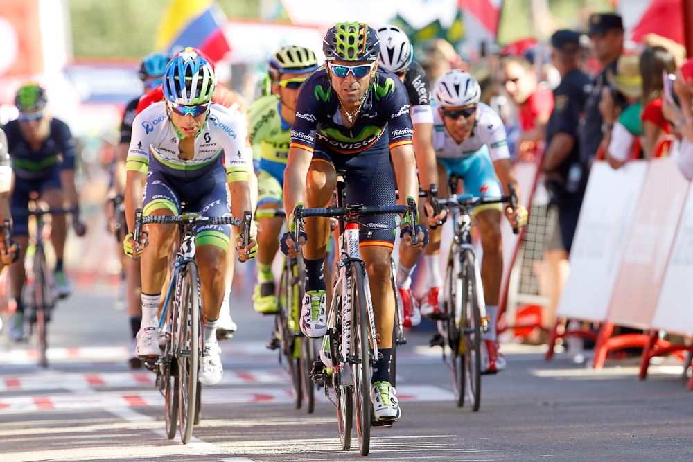 The GC group finishes behind the top three during stage 18.