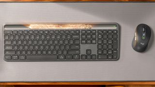 Logitech Signature Slim Solar+ K980