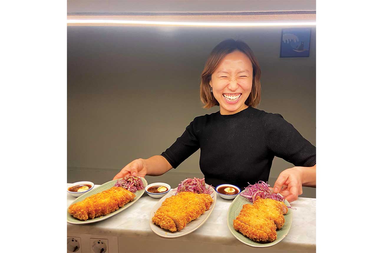 Mikan Dan Jin Serving food