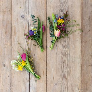 Celebrate Spring and Make a Heart Wreath - A Crafty Mix