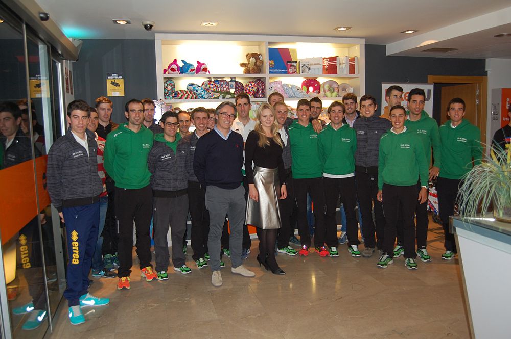 Team Fuji representatives meet the team