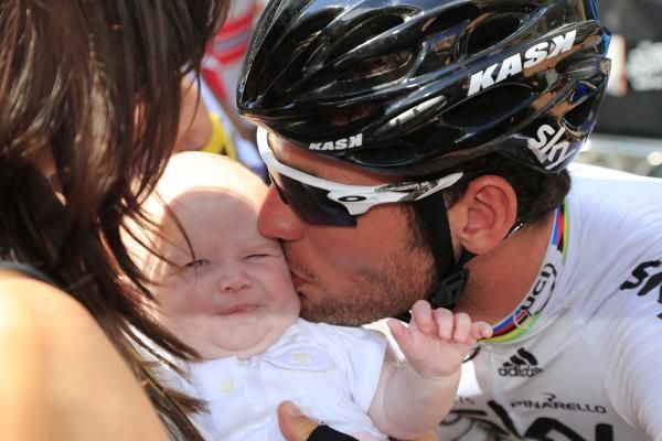 Cavendish's little daughter gets a kiss