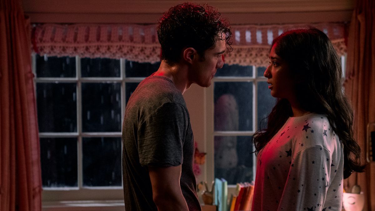 never have i ever l to r darren barnet as paxton hall yoshida and maitreyi ramakrishnan as devi vishwakumar in episode 209 of never have i ever cr isabella b vosmikovanetflix © 2021