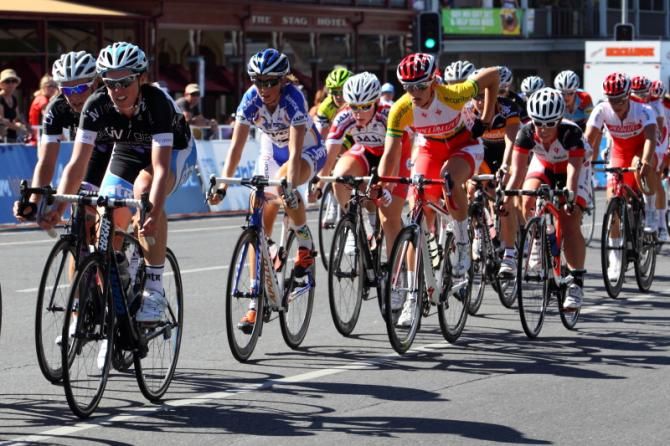 Jenny Macpherson (Liv giant) sits just ahead of Kimberley Wells (Specialized - Securitor) in the bunch