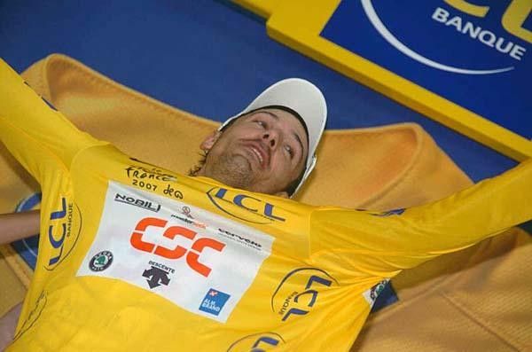 The yellow jersey fits well.