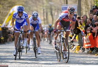 Philippe Gilbert shows he has the power to attack on the cobbles in 2009