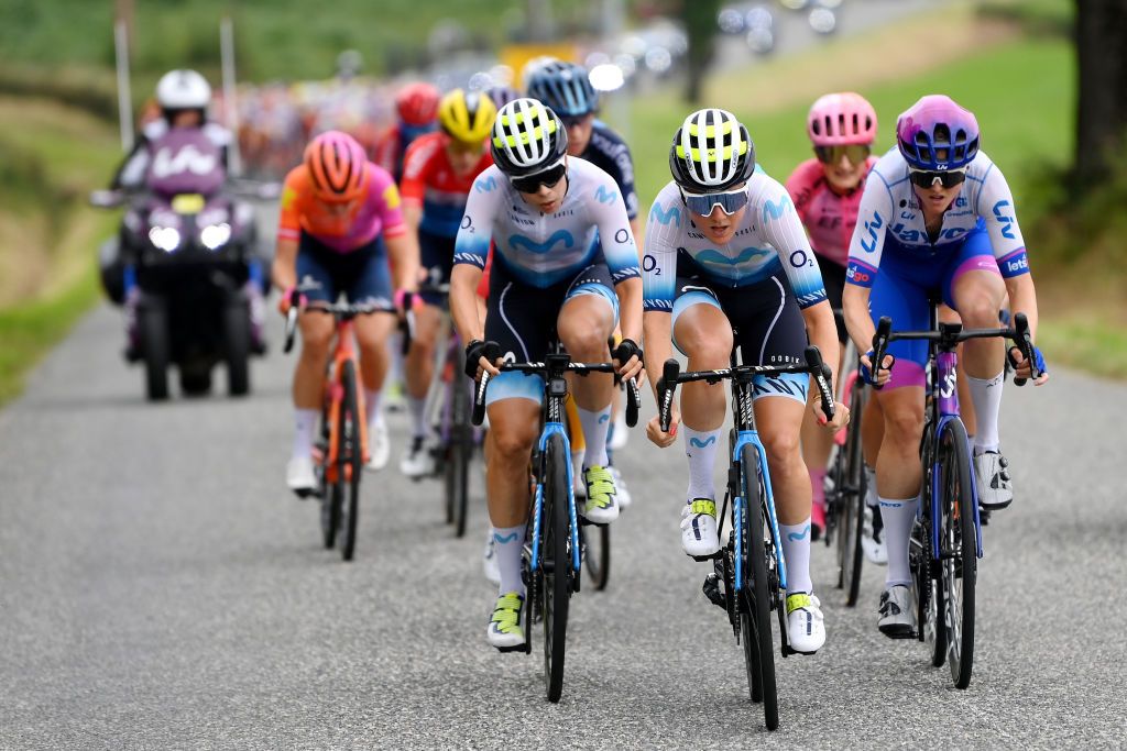 Movistar&rsquo;s Sheyla Gutirrez and Floortje Mackaij set the pace at the front of the peloton