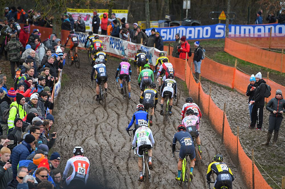 The elite men's race in Nommay