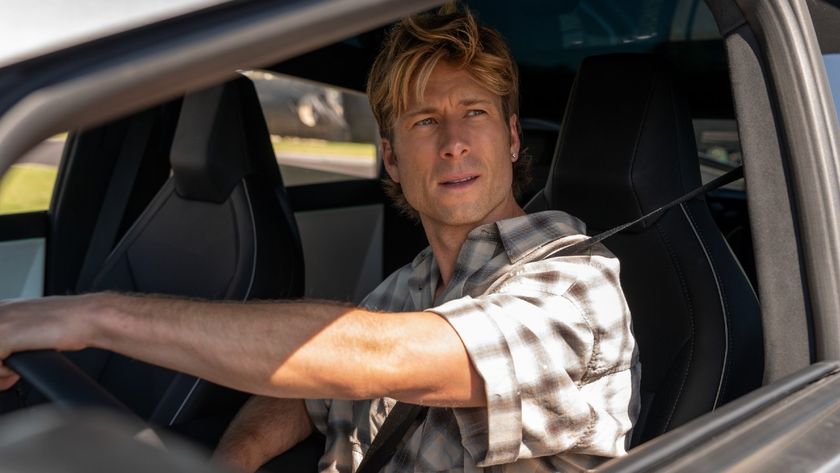 Glen Powell as Russ Holliday in Chad Powers. 