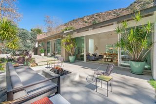 A newly restored mid-century bungalow to the north of Brentwood