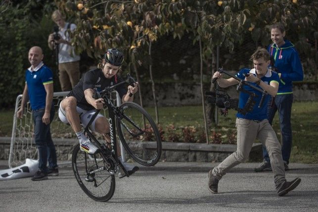 Peter Sagan pulls another wheelie