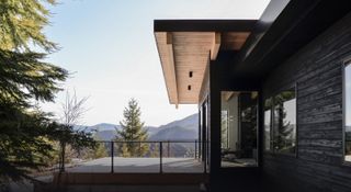 Swift Cabin, Washington, by Ment Architecture with overhanging roof