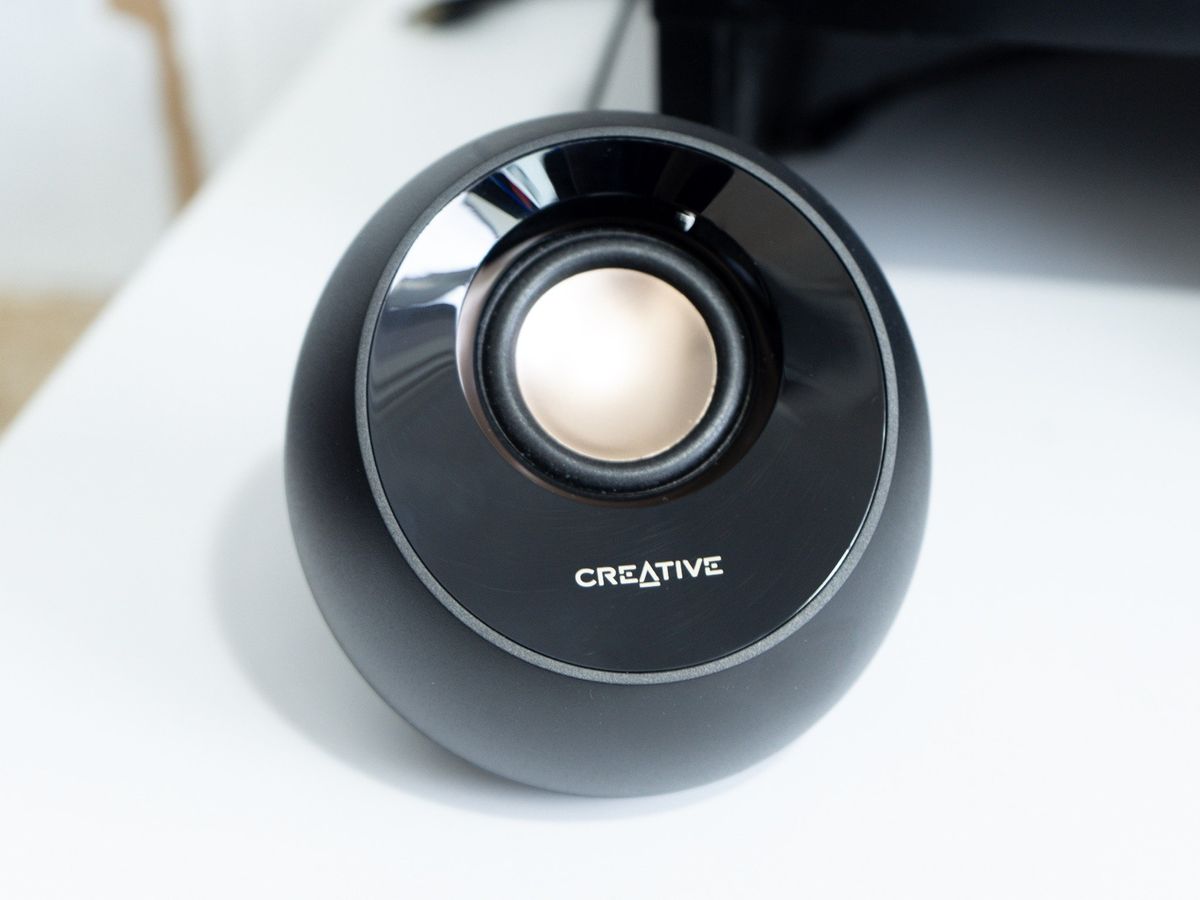 BEST BUDGET SPEAKERS?! Creative Pebble 2.1 Review 