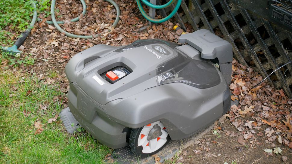 Husqvarna Automower 450xh Epos Review A Breakthrough For Robot Lawn Mowers Toms Guide 0208