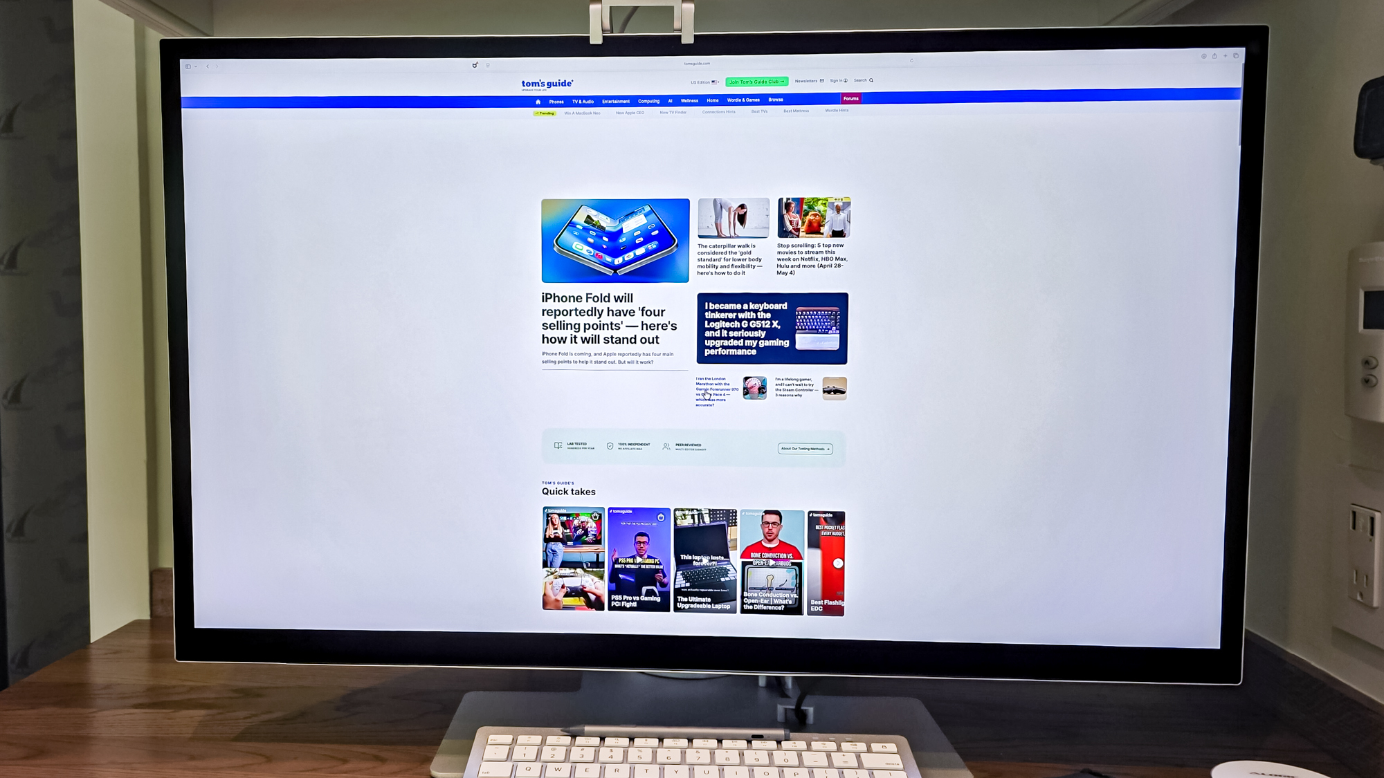 مرور وب در صفحه نمایش لمسی 32 اینچی ALogic Aspect Touch متصل به مک مینی