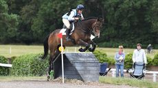 Monbeg-Hendricks-HorseNo169_Tweseldown3_PN20_61403_404459482_711571212.jpg