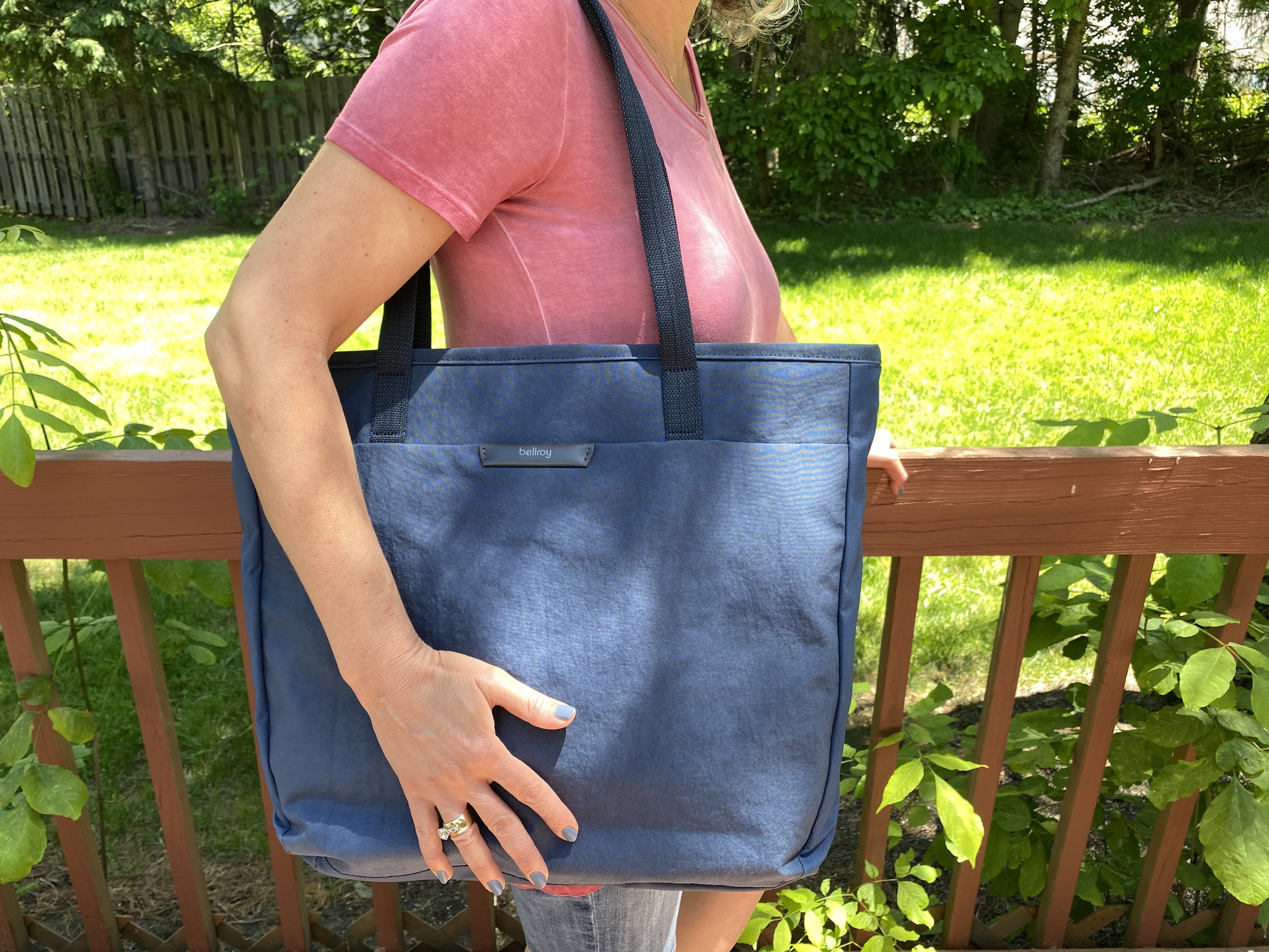 Bellroy Tokyo Tote review: Carry your 13-inch laptop and more in